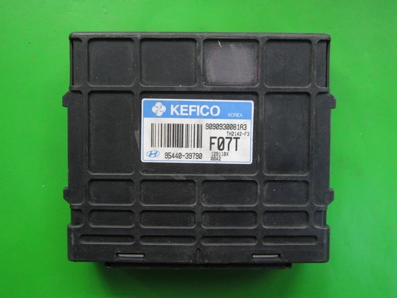 ECU Engine Control Unit Hyundai Trajet 2.0CRDI 95440-39790 9090930081A3 - Immagine 1 di 1