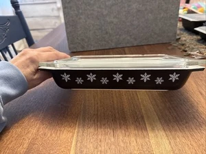 Pyrex Auflaufform mit Deckel schwarz Schneeflocke 546-B 1 1/4 QT - Bild 1 von 12