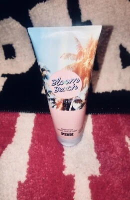 ROSA Victoria’s Secret Locals Loción Corporal Perfumada Solo BLOOM BEACH 8 fl. oz. Foto 1 de 4