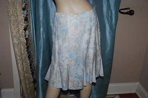 NUEVA CON ETIQUETAS $98.00 DSTUDIO TALLA 14 FALDA INFERIOR ALETTER BONITA - Imagen 1 de 2