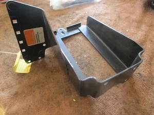 nos oem Harley Davidson XLH Battery Tray Holder Bracket 66205-67B 66205-75 ? - Picture 1 of 4