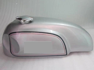 New Norton Manx Silver Painted Gas Petrol Tank With Triton Logo And Cap - Foto 1 di 8