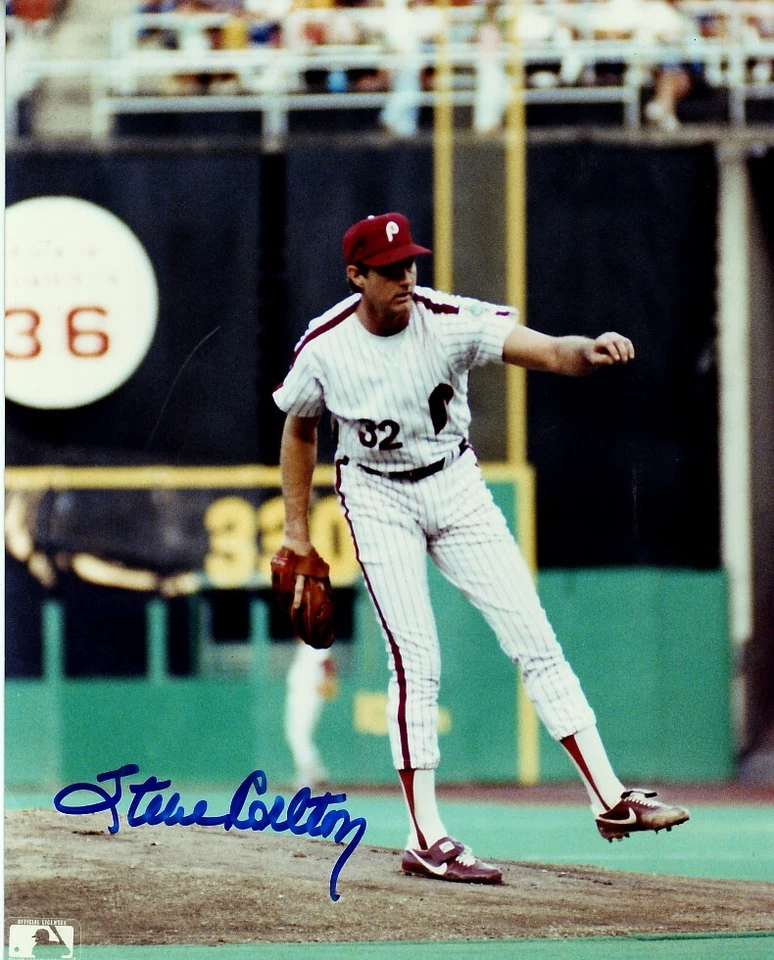 Philadelphia Phillies Signed Photos Cards HOF Postcards 142 players COA AG22 - Image 1 of 1