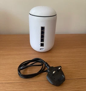 Ubiquiti UniFi Dream Machine UDM | Router gigabitowy, zapora ogniowa i punkt dostępowy Wi-Fi - Zdjęcie 1 z 9