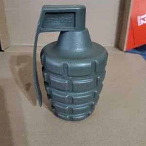 Plástico Granada Agitador Termo Portabotellas Color Verde Hecho en Reino Unido 6" Alto - Imagen 1 de 9