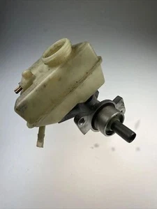 Original Mercedes Benz A2024300302 main brake cylinder for MERCEDES-BENZ E-Class - Picture 1 of 6