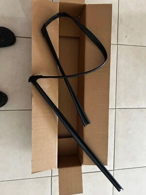 Genuine Honda Part Channel Left Front Door Run for 2016 Honda Civic LX Foto 1 de 2