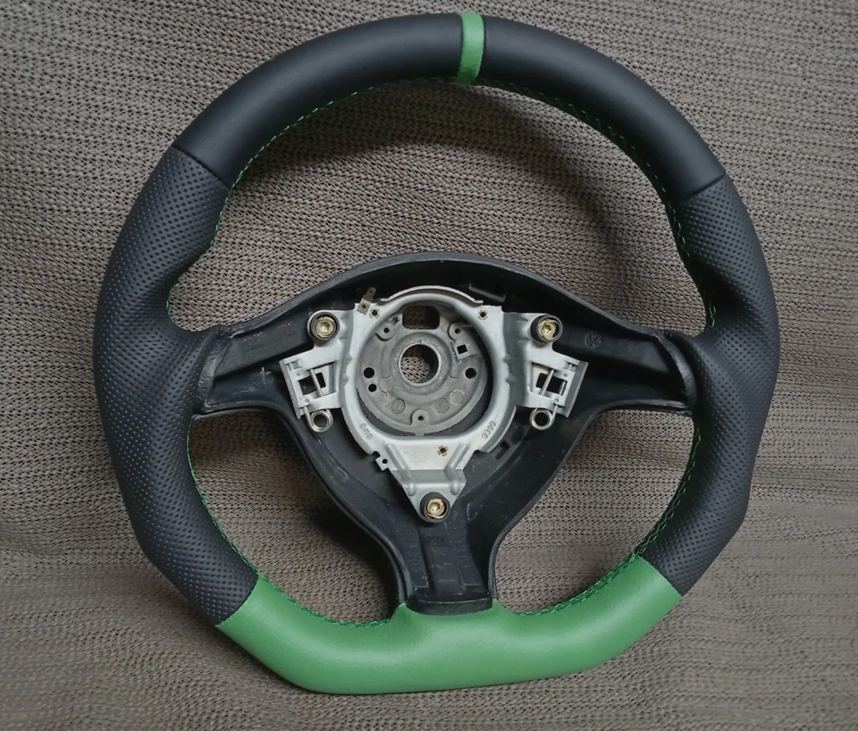 Sport Lenkrad VW Golf 4 IV R32 GTI GT Bora Passat  Skoda Ohne Tausch !! - Bild 1 von 1