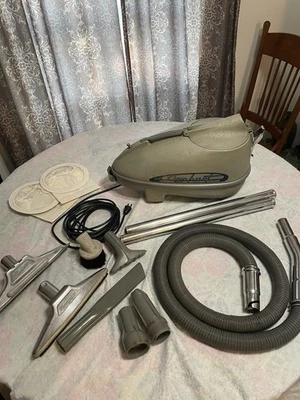 Rare 1948 Compact C2 Vintage Tristar Interstate Engineering IEC Vacuum Cleaner - Image 1 of 4