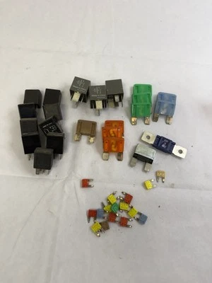 Paquete de 13 fusibles Dodge Dart Foto 1 de 4