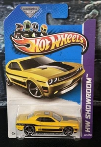 Hot Wheels HW Showroom (2012) Yellow '08 Dodge Challenger SRT8 Toy Car 227/250 - Picture 1 of 2