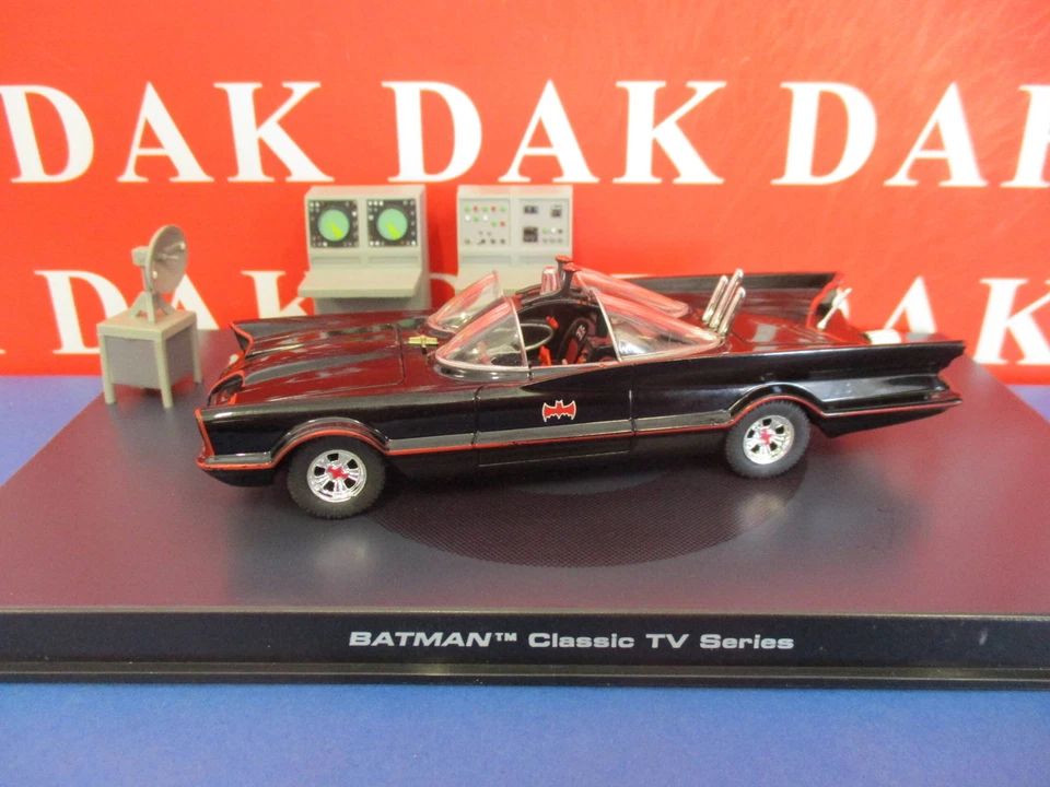 Die cast 1/43 Modellino Auto Diorama Batman Classic TV Serie - Immagine 1 di 4
