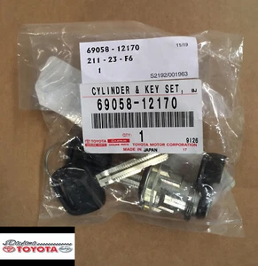 OEM TOYOTA T100 1994 - 1998 FUEL DOOR LOCK CYLINDER WITH KEY 69058-12170 - Picture 1 of 2