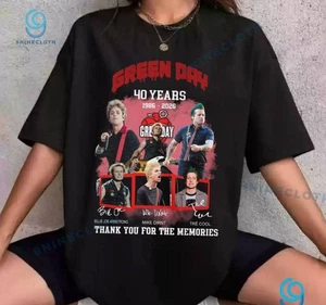 Green Day 40 Years 1986-2026 Signatures T-Shirt - Bild 1 von 4