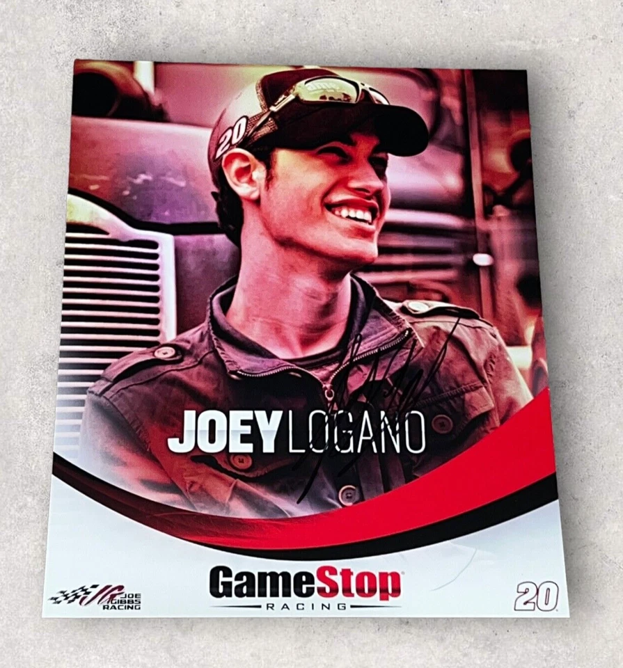 Joey Logano GAMESTOP RACING JOE GIBBS RACING #20 foto autografiada NASCAR RACING Foto 1 de 1