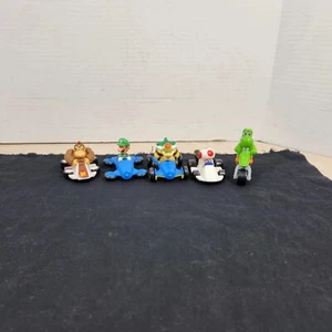 Lot of 5 Nintendo Mario Kart Action Toy Figures Cars Luigi Yoshi Race Cars 2016 - Picture 1 of 23