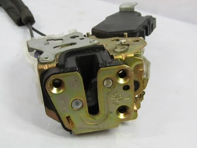 Actuador de bloqueo de pestillo de puerta del lado del conductor trasero izquierdo Subaru Forester 2003-2008 OEM Foto 1 de 4