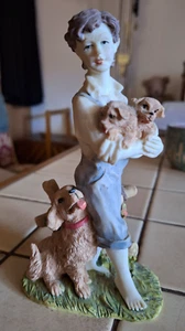 Vintage Keramik Porzellanfigur eines Jungen mit einem Hund und Hundewelpen - Bild 1 von 6