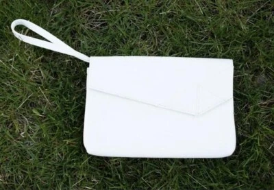 Bolso sin asas vintage rectangular de piel de serpiente sintética blanca años 80’s/90’s con correa Foto 1 de 4