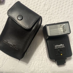 Minolta Auto 25 Flash with Original  Case – Vintage Camera Accessory - Picture 1 of 8