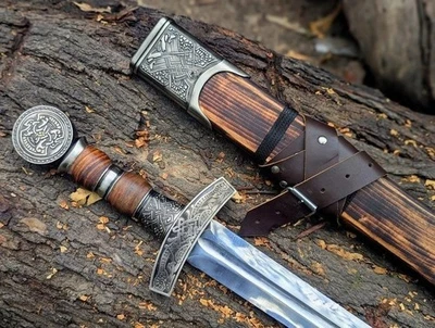 Espada vikinga de acero Damasco hecha a mano personalizada lista para batalla con vaina Foto 1 de 3