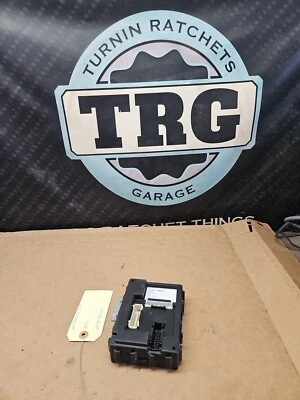 2005 Nissan Titan Crew Cab SE 2WD 5AT BCM Body Control Module 284B1-8S100 - Image 1 of 4