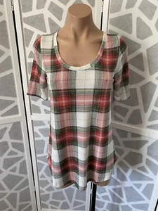 Women's Short Sleeve Scoop Neck Tunic Shirtail Hem Plaid Multi Color Blouse NWOT - Picture 1 of 6