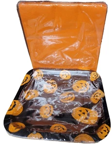Halloween Paper Snack Plates Square 8 Pk with 1 -16 pack of Napkins - Picture 1 of 1