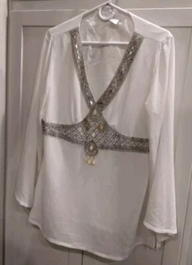 Top túnica DG2 Diane Gilman talla L marfil adornado manga larga cuello en V - Imagen 1 de 4