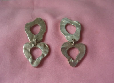 Paire boucles d'oreilles pendantes argentées  Créateur BICHE DE BERE 28-97 - Photo 1/4