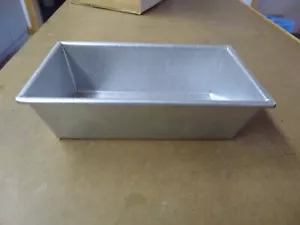Chicago Metallic Professional 1-Pound Loaf Pan, 8.5-Inch-by-4.5-Inch, New - Picture 1 of 6