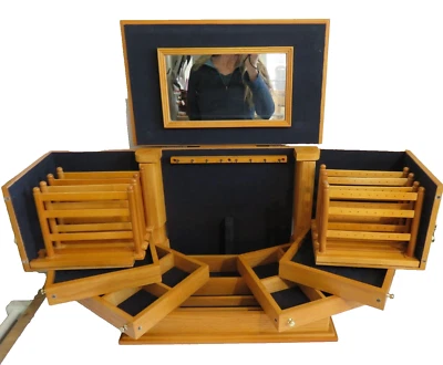 Caja de almacenamiento de joyas de lujo Lori Greiner de 4 niveles solo para tu facilidad de roble Foto 1 de 4