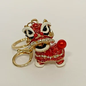 Chinesisches Festival Löwe Tasche Handtasche Anhänger Schlüsselanhänger rot Emaille goldfarben mit Strass - Bild 1 von 5