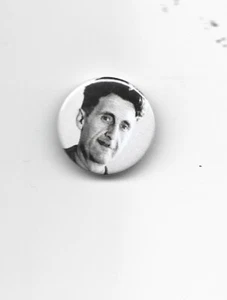 George Orwell - Button Anstecker - 2,5 cm Durchmesser - NEU - UK PORTOFREI - Bild 1 von 1