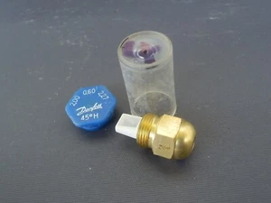 Danfoss Oil Burner Nozzle - 0.6 gallons / hour - 45 degree - 4 - Picture 1 of 1