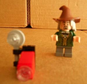 Lego Harry Potter Minifigur Daily Prophet 75978 Winkelgasse sa - Bild 1 von 1