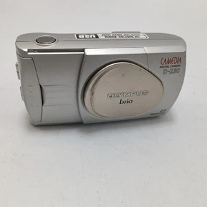 Cámara digital Olympus Camedia Brio D-230 2,0 MP plateada funcionando - Imagen 1 de 12
