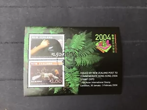 NEUSEELAND GEBRAUCHTER KLEINBOGEN - 2004 HONGKONG BRIEFMARKENAUSSTELLUNG SG MS 2672 - Bild 1 von 1