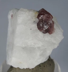 40 CARATS HUNZA NATURAL SPINAL & CALCITE MINERAL FROM PAKISTAN, (Gv-3a), - Picture 1 of 6