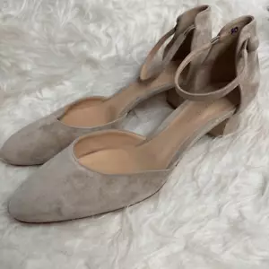 Gianvito Rossi Women's Beige Suede Heels Size 41 - Picture 1 of 9