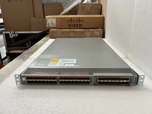 Conmutador Nexus CISCO N5K-C5548UP-FA 32 puertos 10 GbE con N55-M16UP doble CA - Imagen 1 de 4