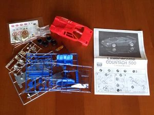 Academy Minicraft N 1533 Lamborghini Countach Modellino Collezione 1/24 Die Cast - Foto 1 di 1