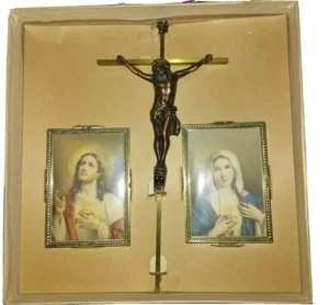 Vintage Religions Pictures And Crucifix - Picture 1 of 2