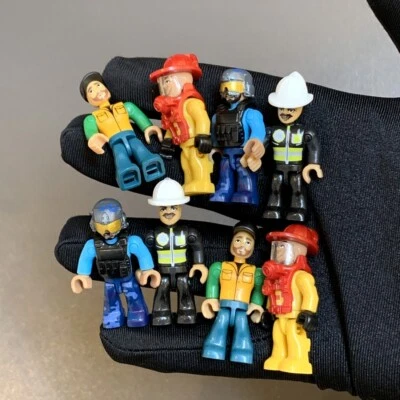 NEW LOT 8 PCS MINI FIGURE CARS HOT MEGA CONSTRUX Bloks BUILDING figure WHEELS  - Image 1 of 4