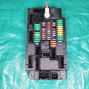 12 Mini Cooper R60 Fuse Box 9813620 Interior Cabin Multifunction Junction Block - Picture 1 of 6