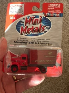 CMW Mini Metals 30173 International R-190 A & P Delivery Van in HO Scale - Picture 1 of 3
