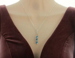 Elegant 3 stone Genuine Blue Topaz Pendant Necklace in Sterling Silver - Bild 1 von 3