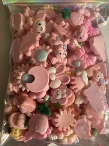 100 Hello Kitty Cinnamoroll & Friends Embellishments Pink - Picture 1 of 5