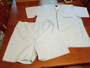 PIJAMA VAN HEUSEN PARA HOMBRE, MANGA CORTA, LARGO CORTO. NUEVO CON ETIQUETAS, MEDIANO - Imagen 1 de 6