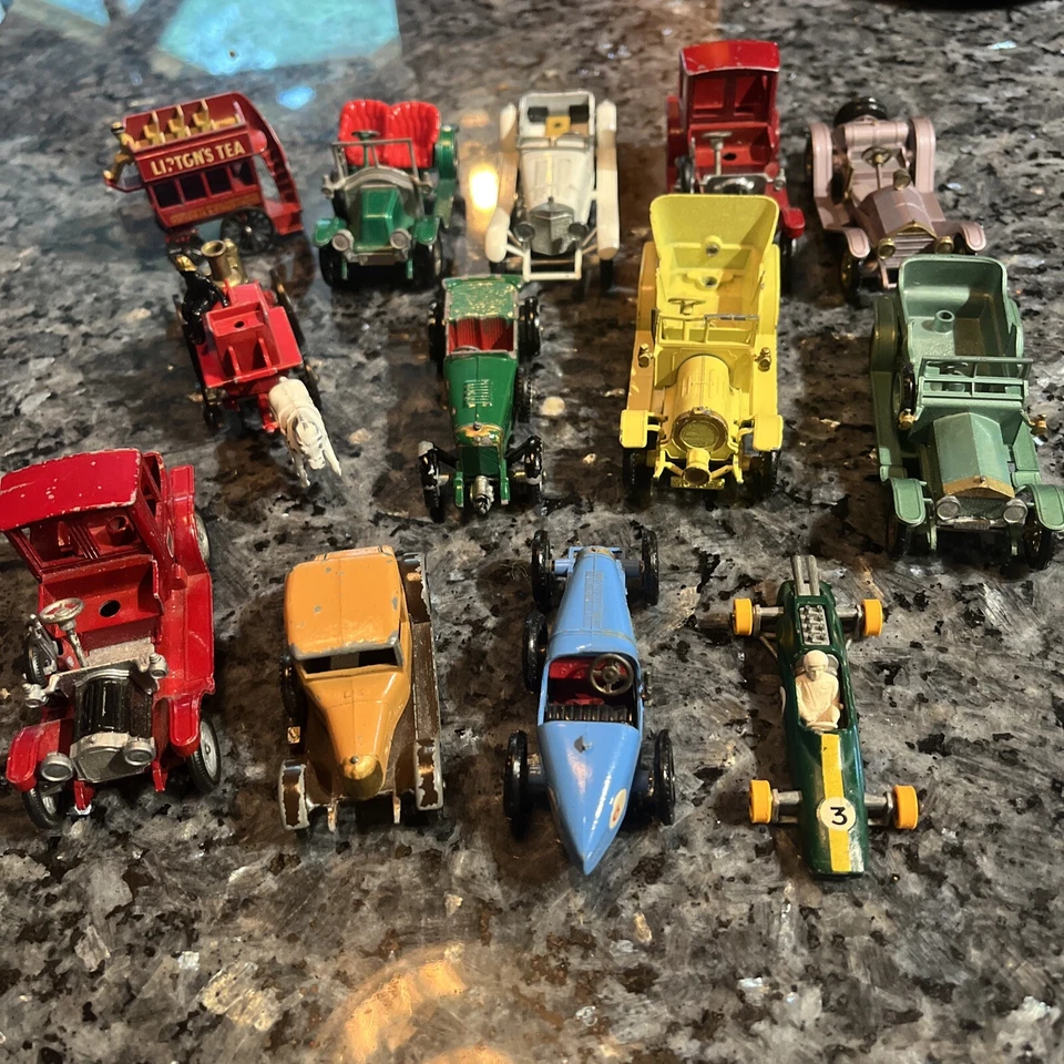 Lote de 13 modelos Lesney de coches fundidos a presión de antaño de colección Bugatti Rolls Royce Foto 1 de 4